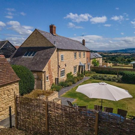 Beautiful Cotswold Farmhouse With Hot Tub Manchester Buitenkant foto
