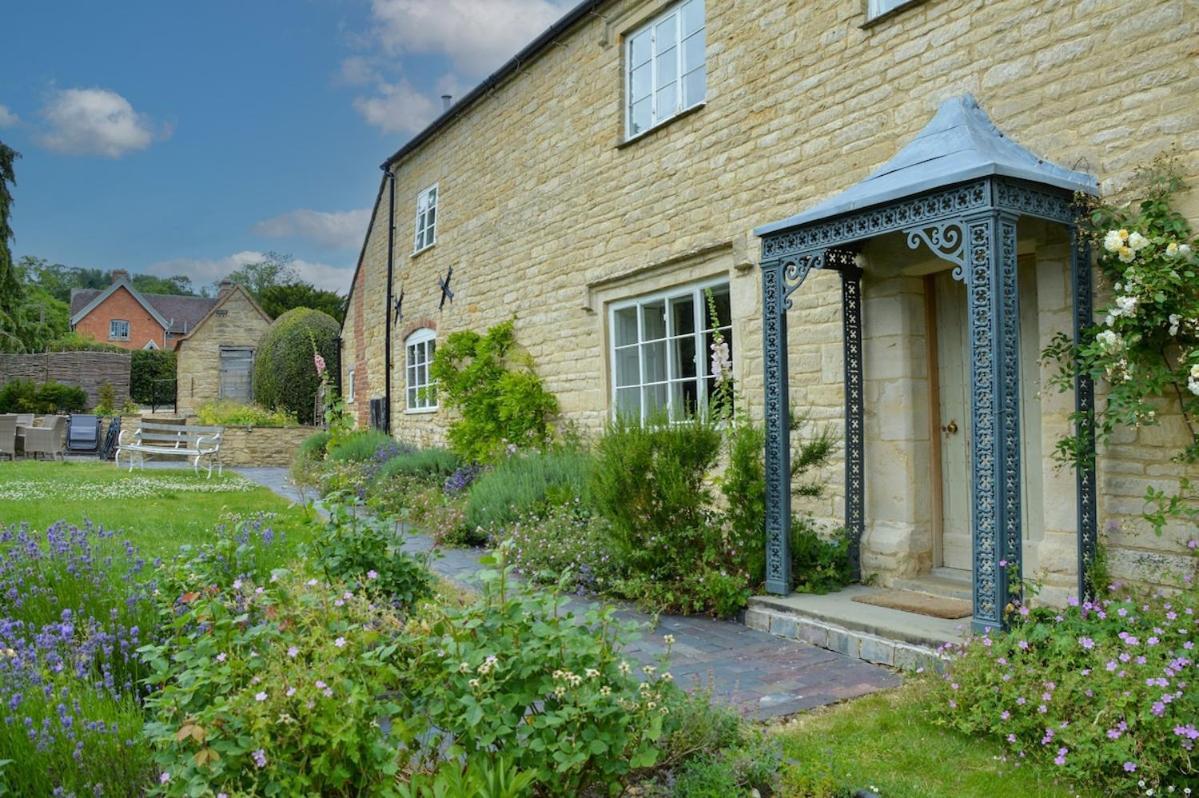 Beautiful Cotswold Farmhouse With Hot Tub Manchester Buitenkant foto