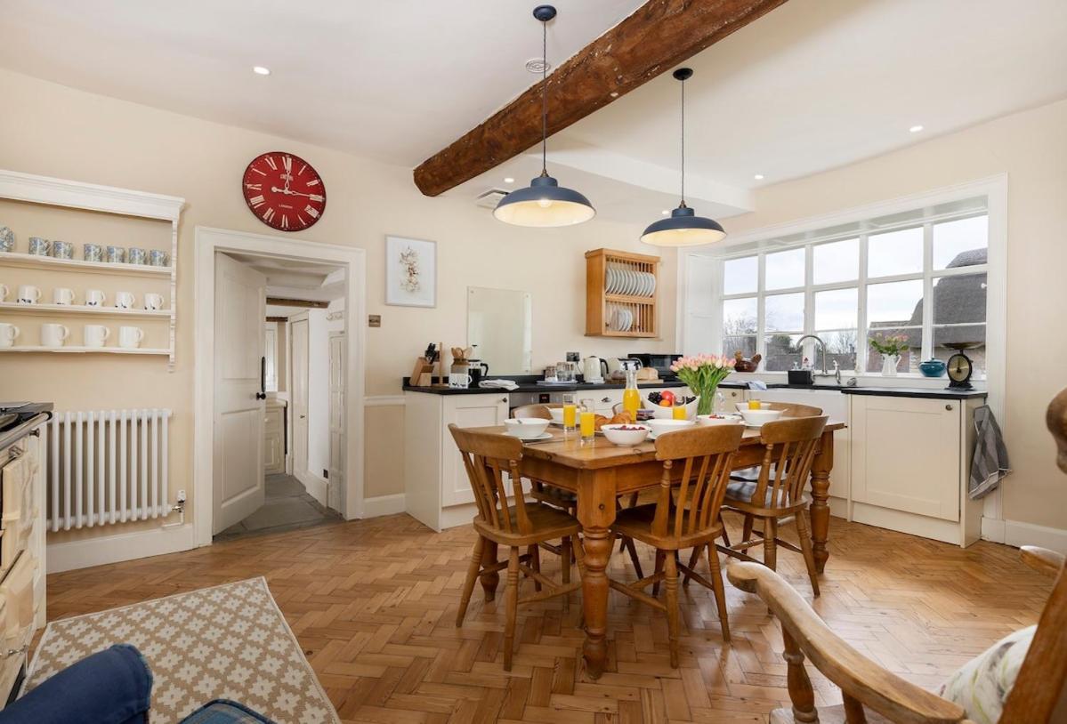 Beautiful Cotswold Farmhouse With Hot Tub Manchester Buitenkant foto