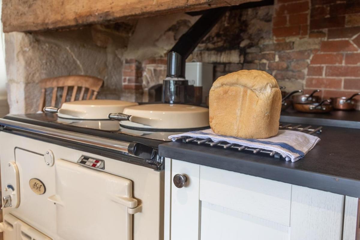 Beautiful Cotswold Farmhouse With Hot Tub Manchester Buitenkant foto