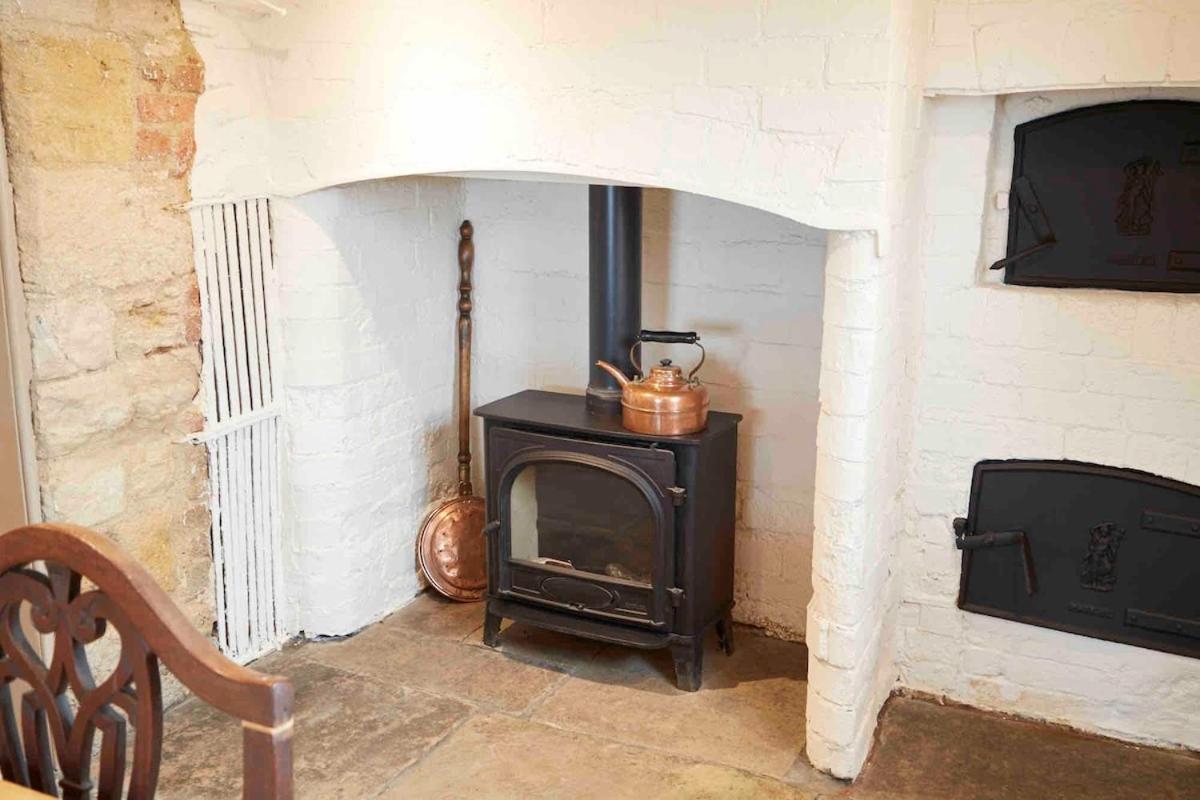 Beautiful Cotswold Farmhouse With Hot Tub Manchester Buitenkant foto