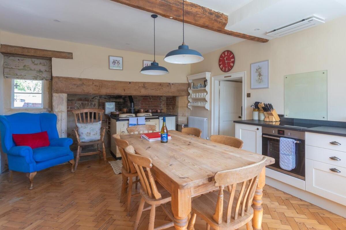 Beautiful Cotswold Farmhouse With Hot Tub Manchester Buitenkant foto