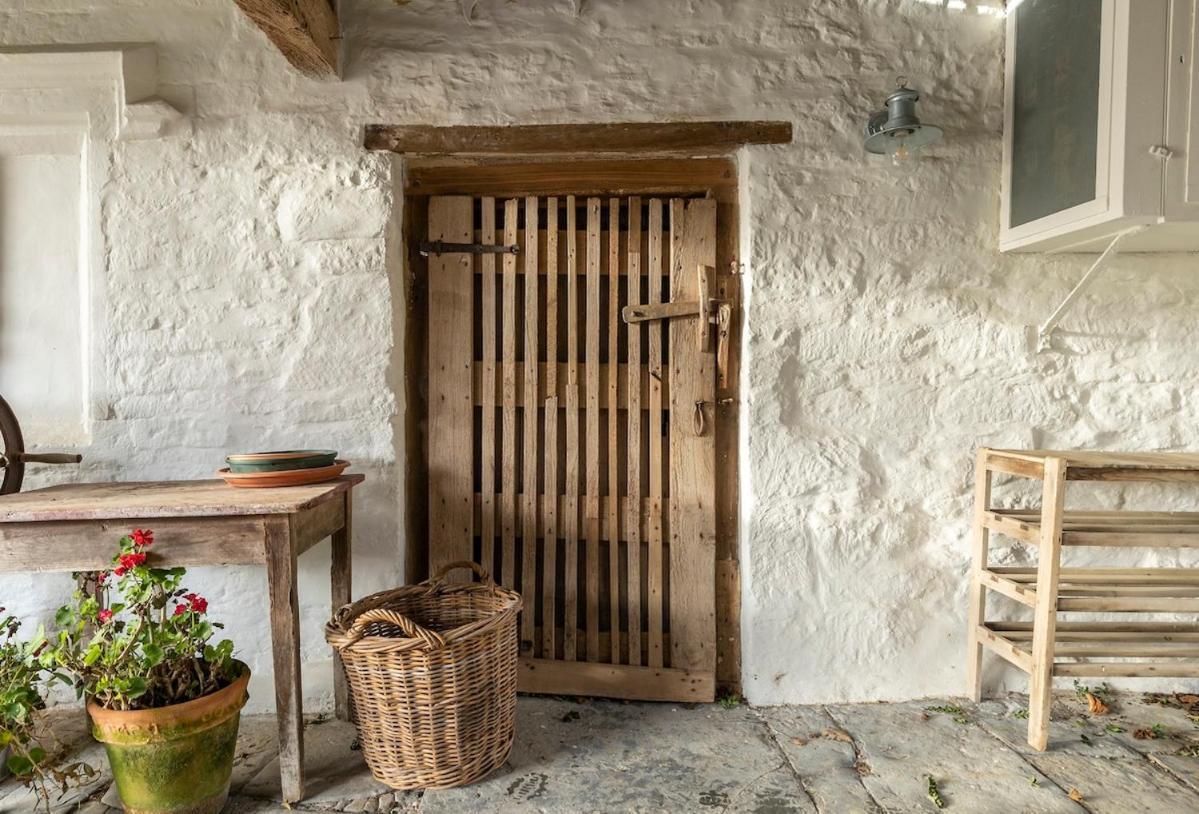 Beautiful Cotswold Farmhouse With Hot Tub Manchester Buitenkant foto