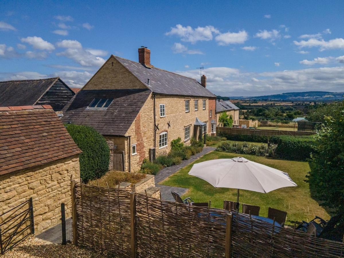 Beautiful Cotswold Farmhouse With Hot Tub Manchester Buitenkant foto